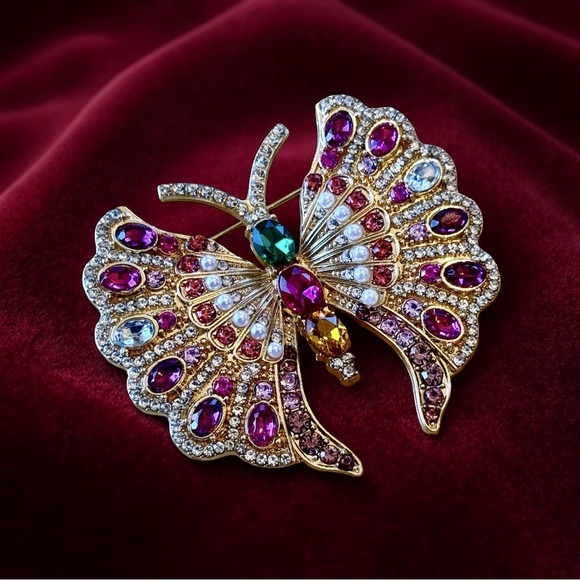 Jewelry - Women’s Elegant Butterfly Brooch 2.5” Multicolor Rhinestones Faux Pears Jewelry
